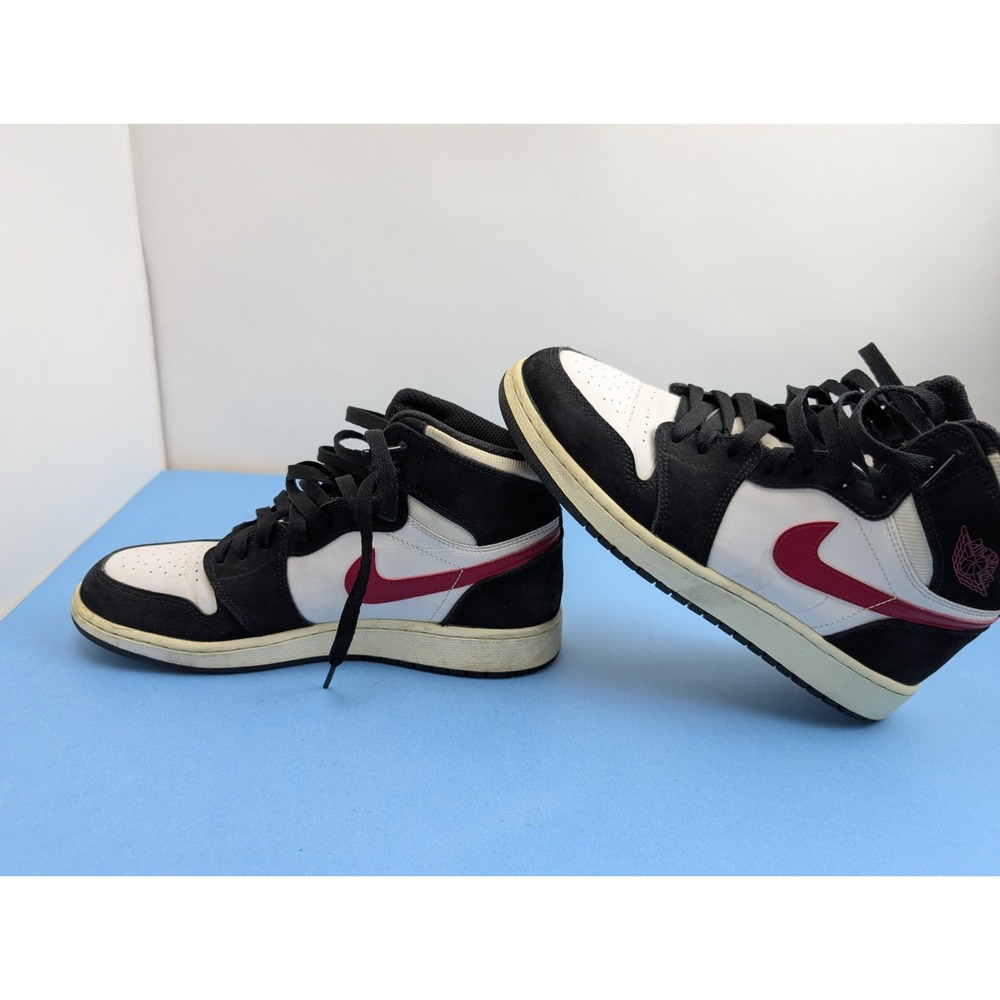 Nike Air Jordan 1 Retro OG High Black Red White - Womens 8.5 (7Y) - 705300-020